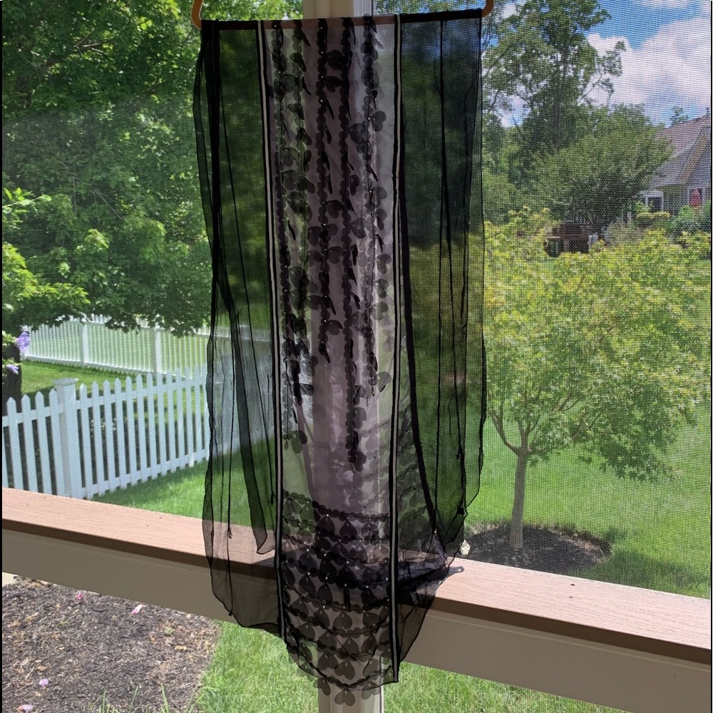 MANYUS 3-D Black Hearts Scarf